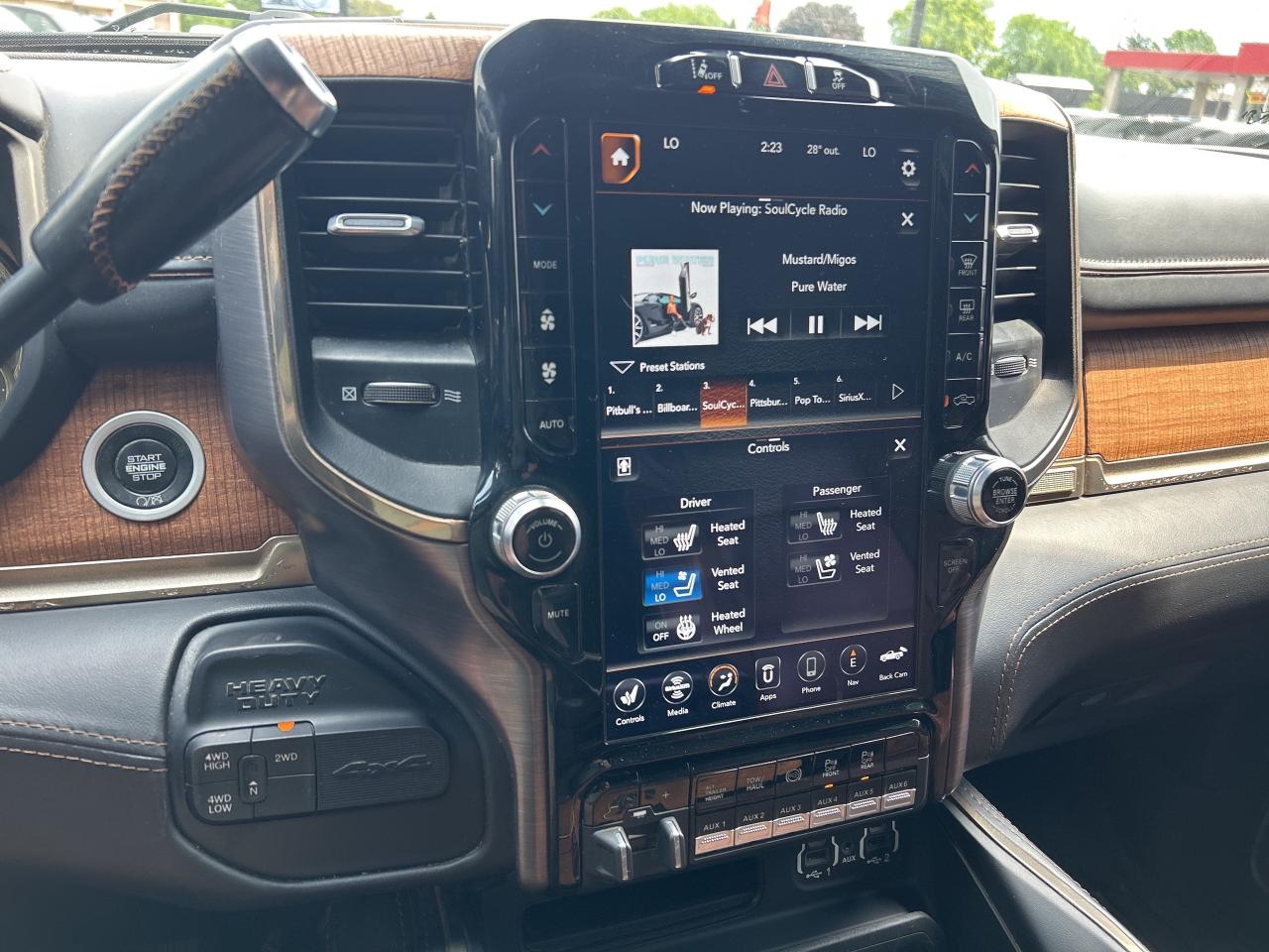 2020 RAM 3500 LONGHORN, DIESEL, SUNROOF, NAV, REMOTE START! Photo