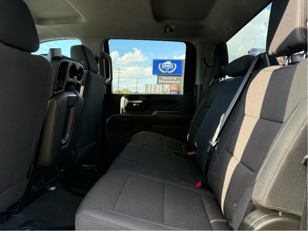 2024 Chevrolet SILVERADO 2500HD LongBox CrewCab Warranty LowKM CleanCarfax Photo4