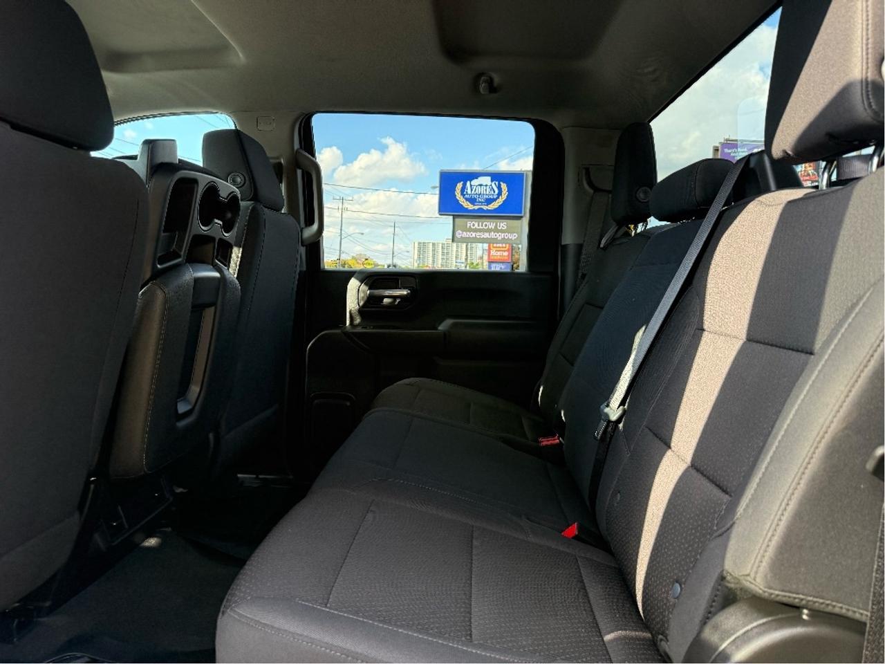 2024 Chevrolet SILVERADO 2500HD LongBox CrewCab Warranty LowKM CleanCarfax Photo4