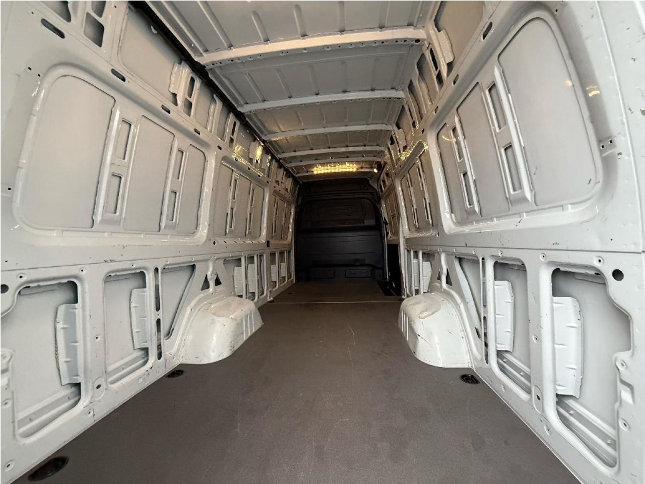 2021 Mercedes-Benz Sprinter 3500 3500 170ExtraLong 3Seats Warranty Certified LowKMs Photo4