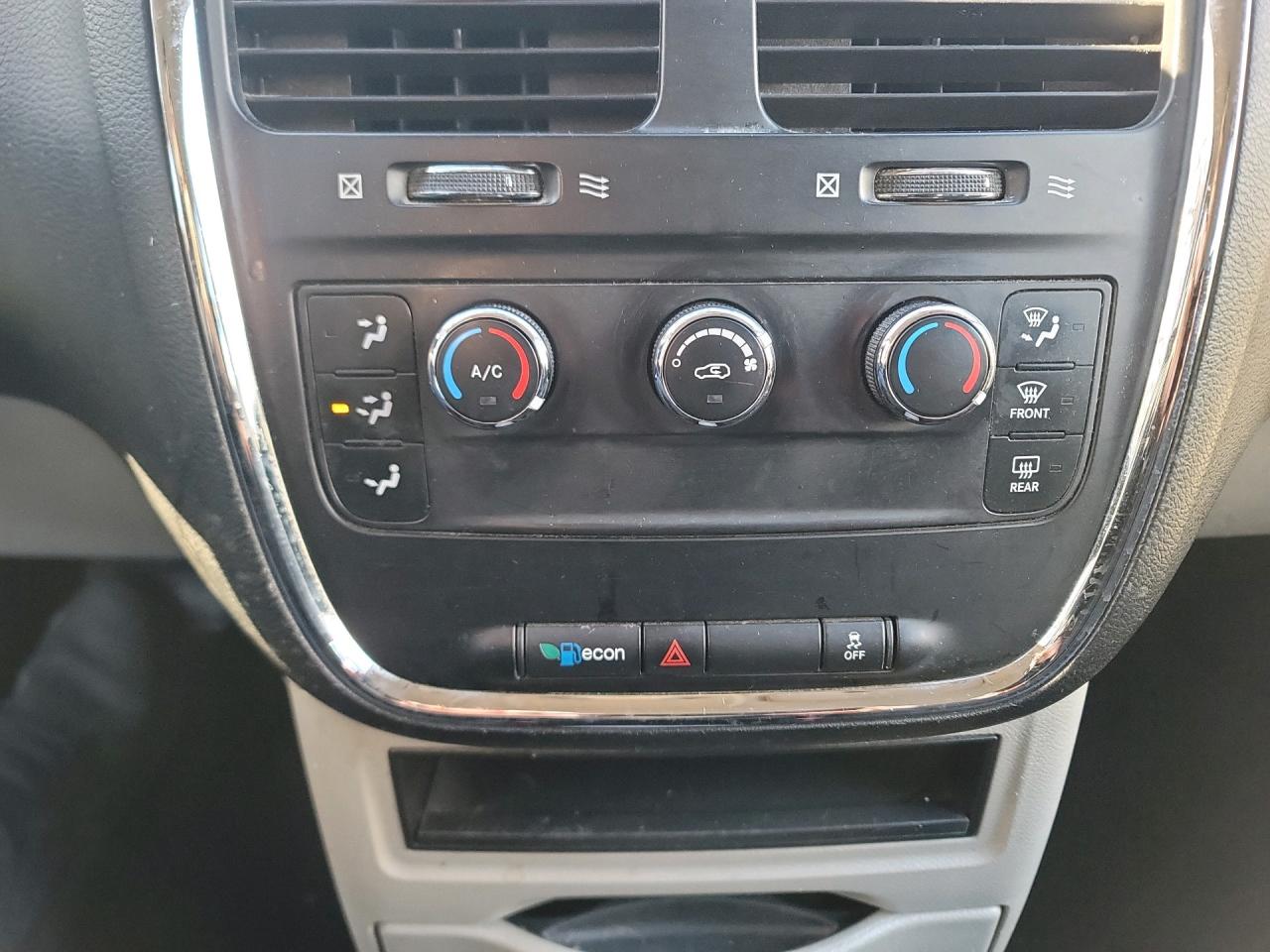 2014 Dodge Grand Caravan Wgn SE Photo