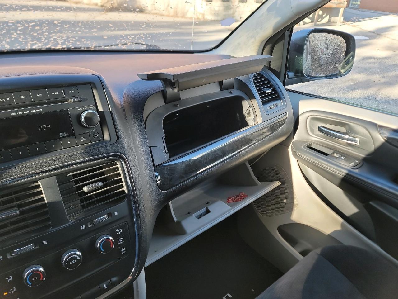 2014 Dodge Grand Caravan Wgn SE Photo