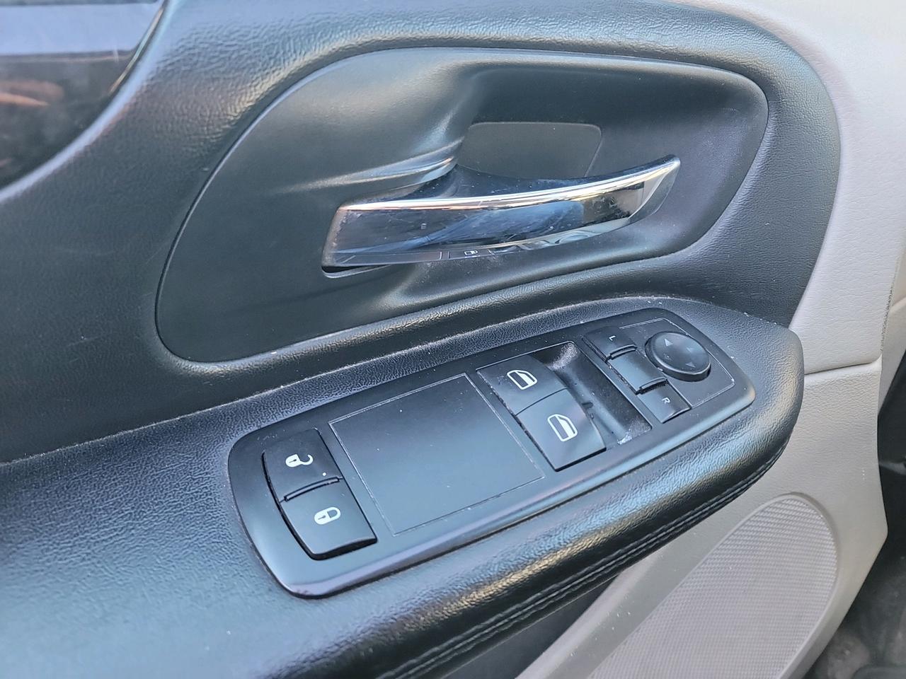 2014 Dodge Grand Caravan Wgn SE Photo