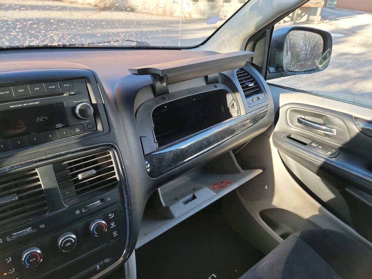 2014 Dodge Grand Caravan Wgn SE Photo