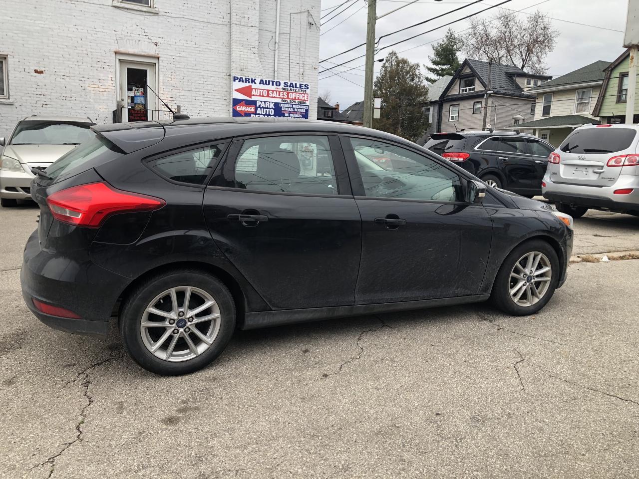 2017 Ford Focus 5DR HB SE Photo