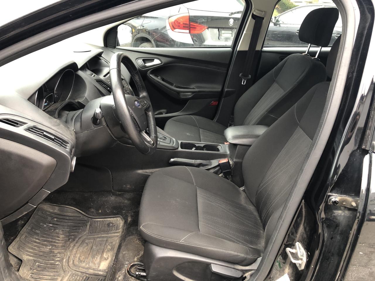 2017 Ford Focus 5DR HB SE Photo