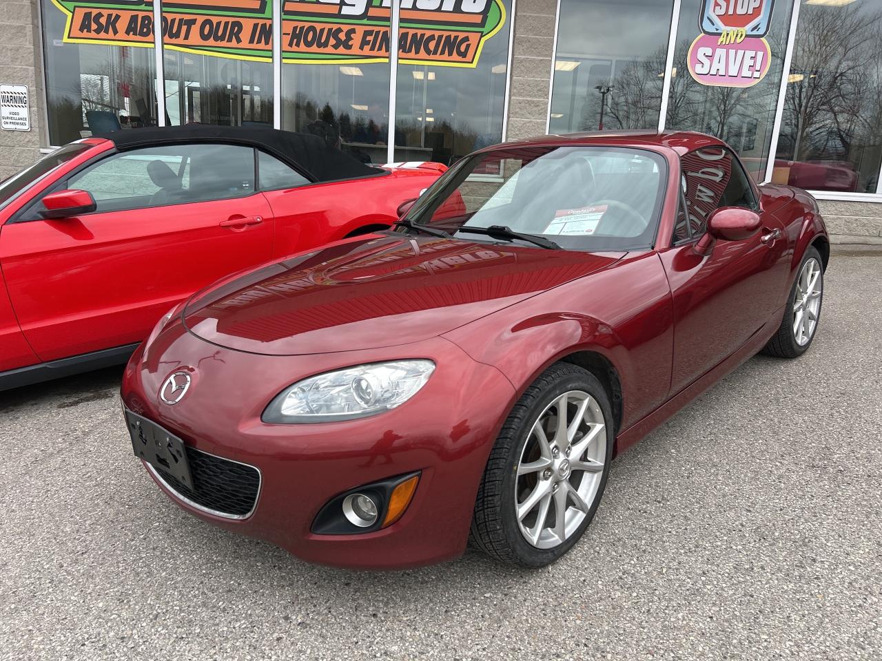 2011 Mazda MX-5 6 SPEED MANUAL, CONVERTIBLE, HEATED LEATHER! Photo