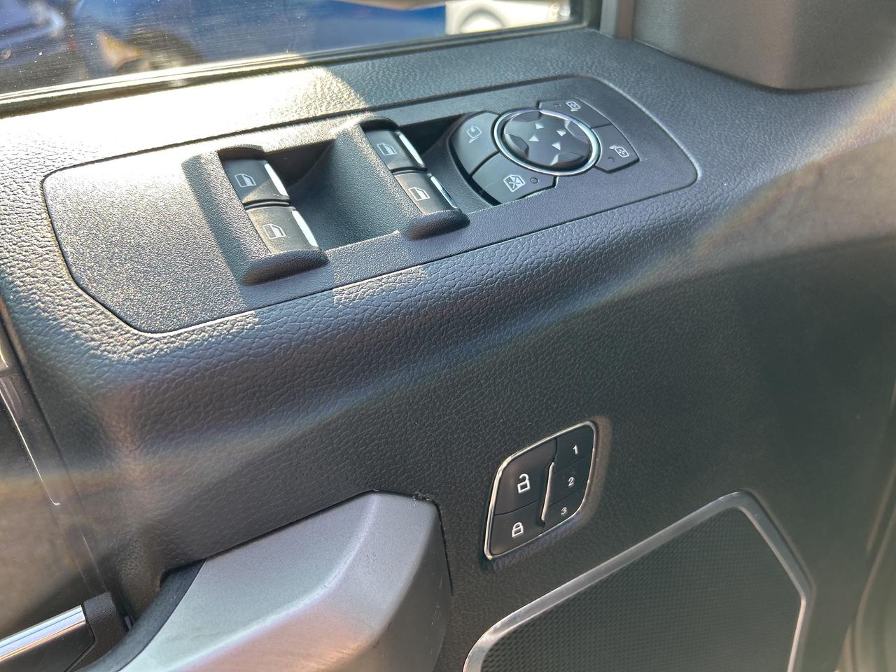 2018 Ford F-150 LARIAT, 3.5L, CLEAN CARFAX, HEATED/ COOLED LEATHER Photo