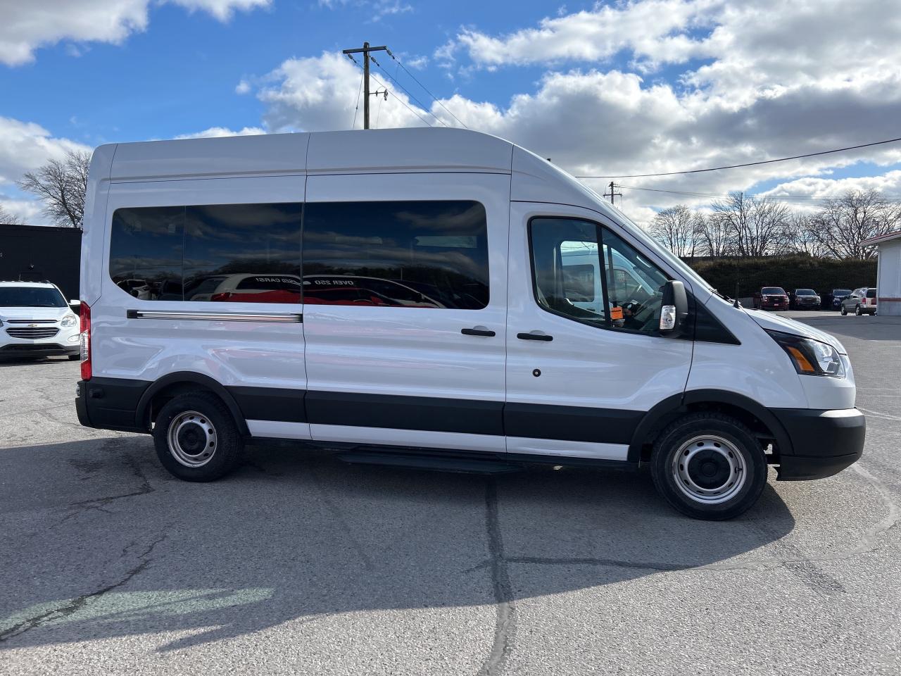 2019 Ford Transit Passenger Wagon XL, 15 PASSENGER, CLEAN CARFAX, BACKUP CAMERA! Photo