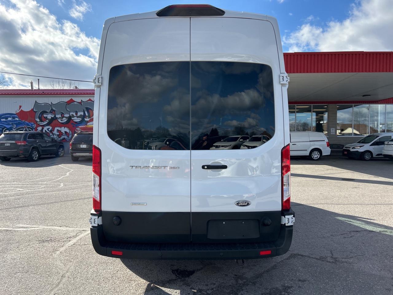 2019 Ford Transit Passenger Wagon XL, 15 PASSENGER, CLEAN CARFAX, BACKUP CAMERA! Photo