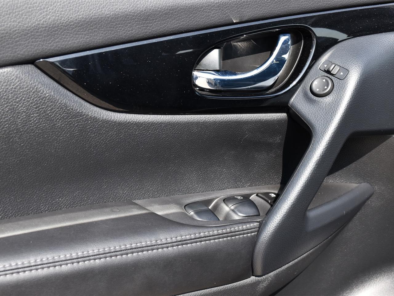 2023 Nissan Qashqai SV AWD ~Heated Seats ~Power Sunroof ~Alloys ~Cam Photo