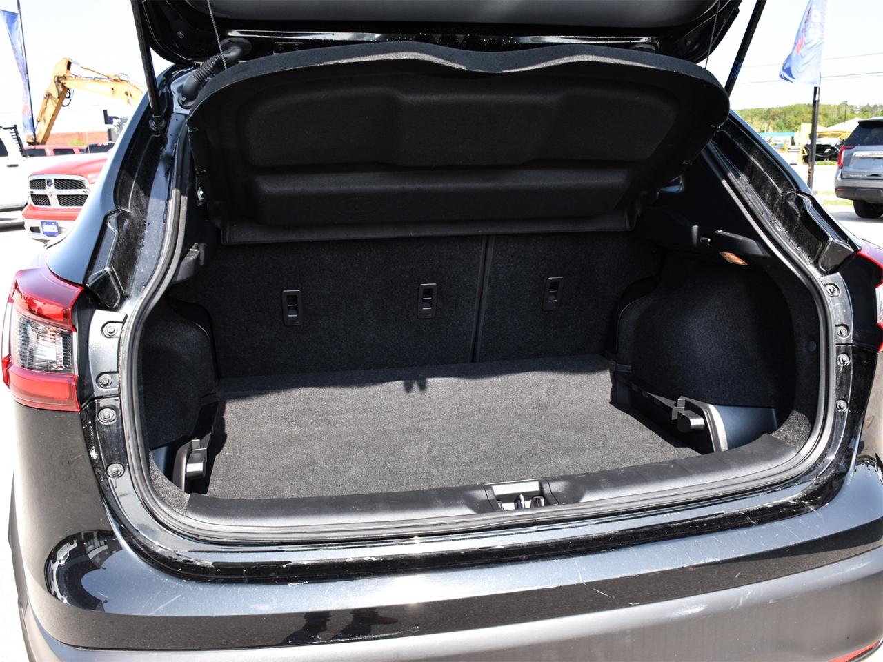 2023 Nissan Qashqai SV AWD ~Heated Seats ~Power Sunroof ~Alloys ~Cam Photo