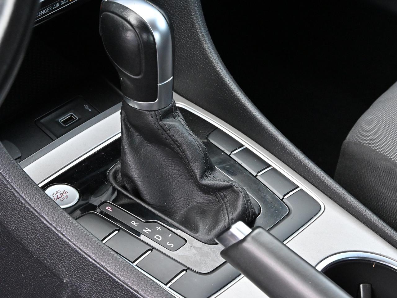 2020 Volkswagen Passat Comfortline Auto ~Bluetooth ~Backup Cam Photo