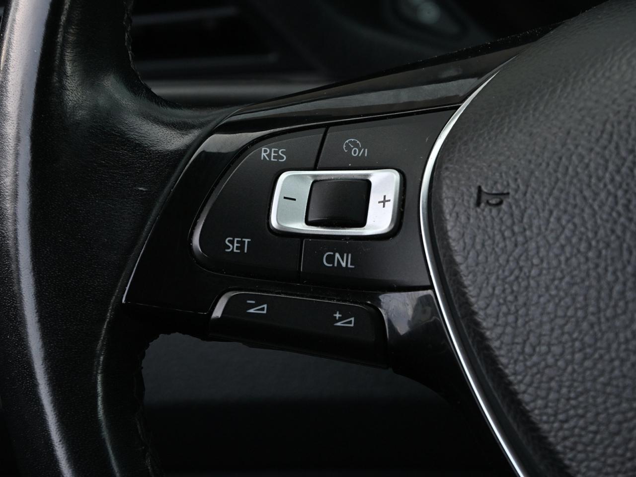 2020 Volkswagen Passat Comfortline Auto ~Bluetooth ~Backup Cam Photo