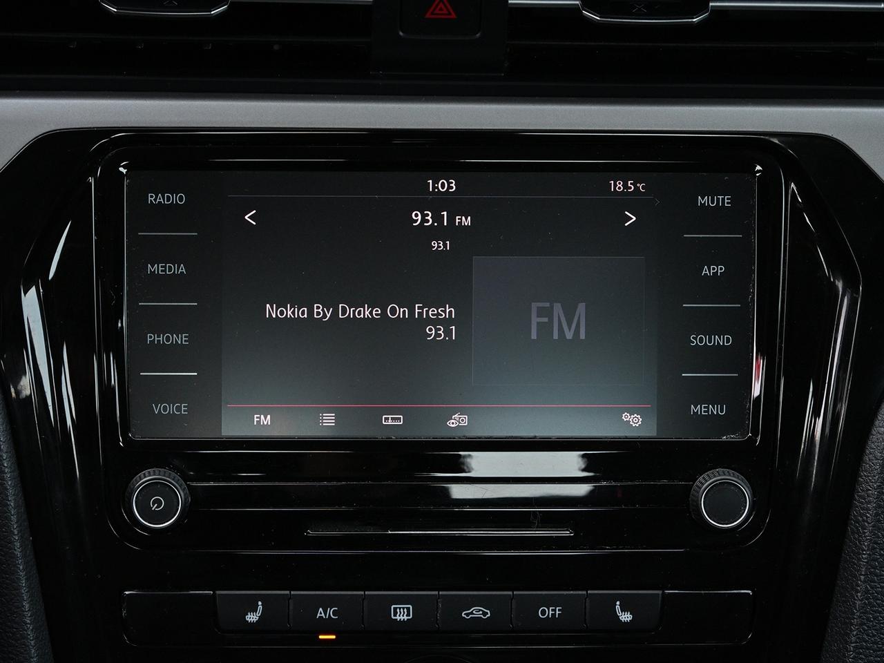 2020 Volkswagen Passat Comfortline Auto ~Bluetooth ~Backup Cam Photo