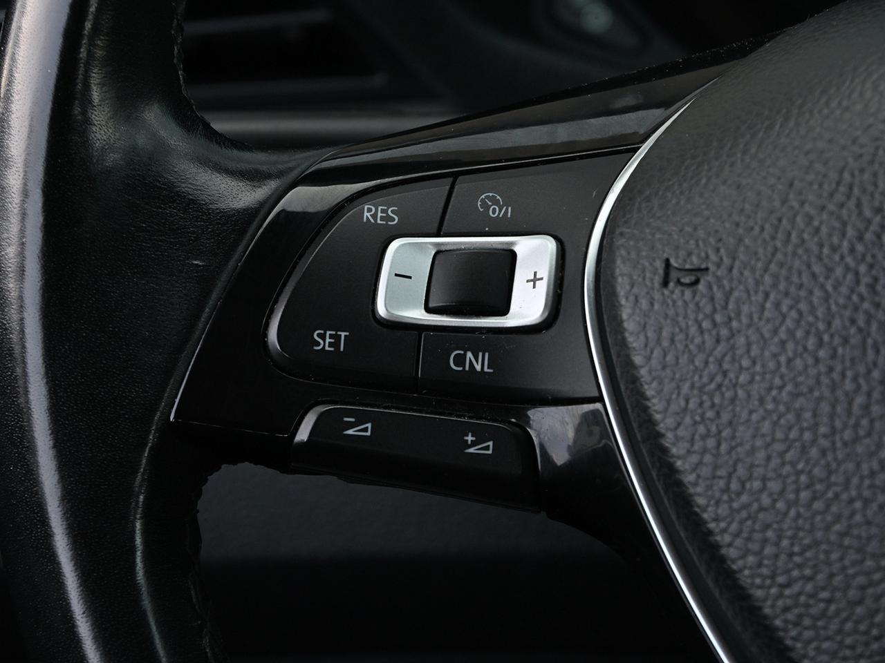 2020 Volkswagen Passat Comfortline Auto ~Bluetooth ~Backup Cam Photo