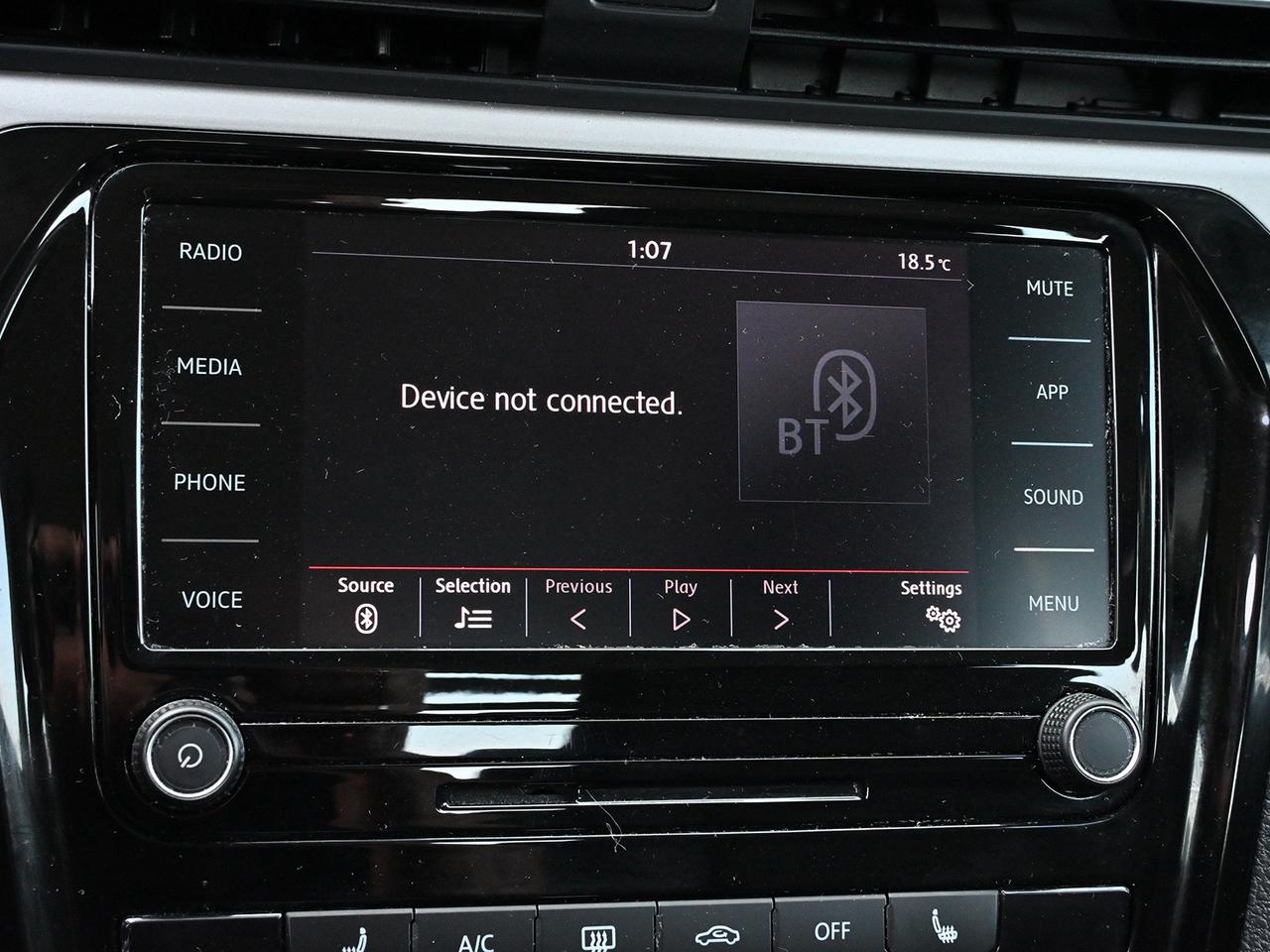 2020 Volkswagen Passat Comfortline Auto ~Bluetooth ~Backup Cam Photo