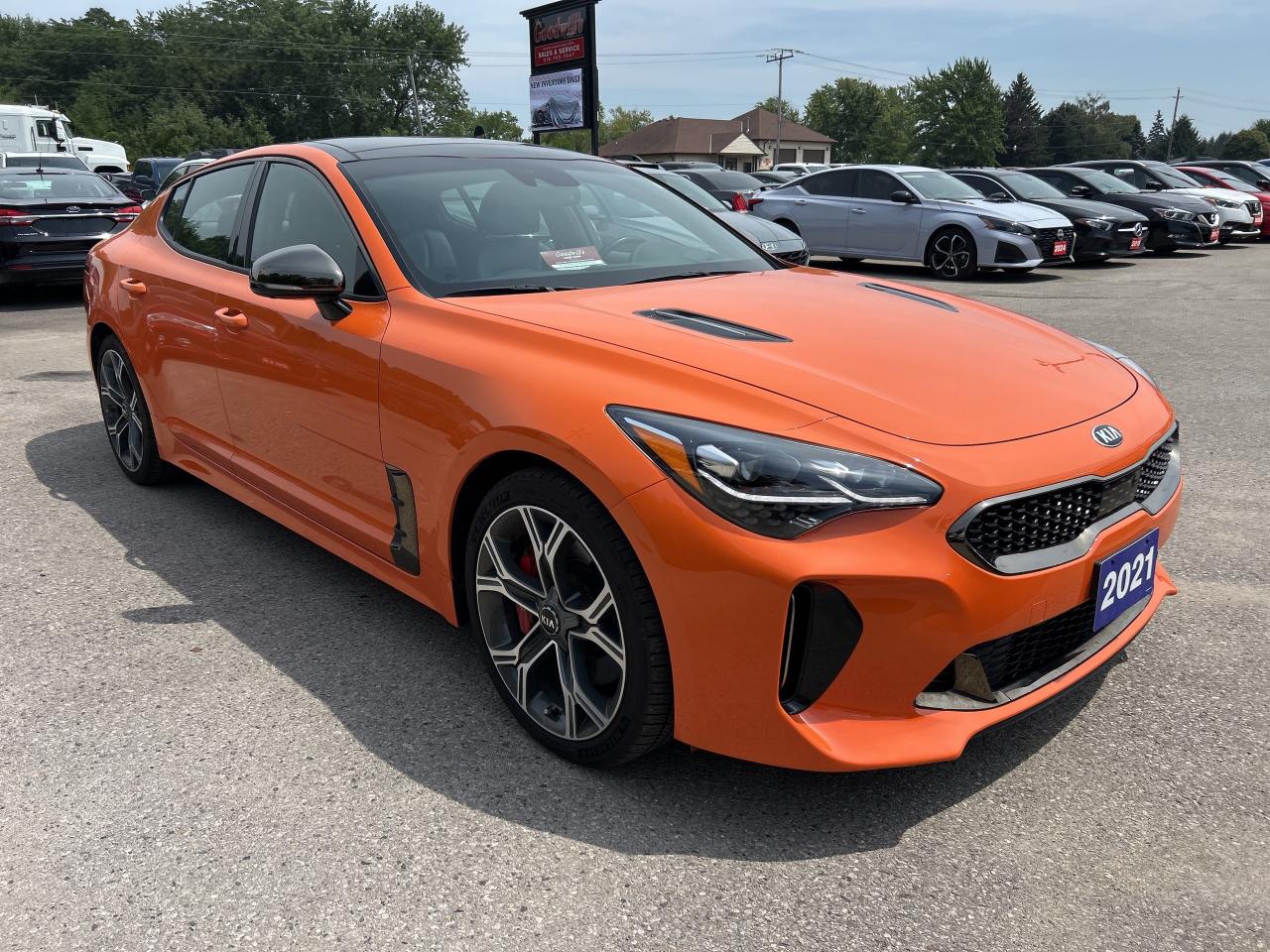 2021 Kia Stinger GT, SUNROOF, HEATED/ COOLED LEATHER, BACK UP CAM! Photo