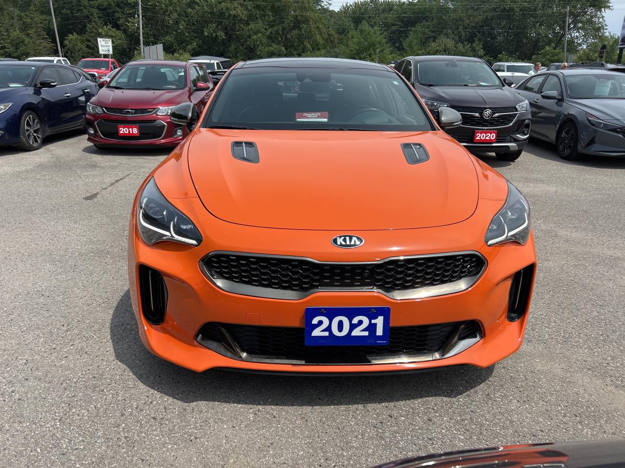 2021 Kia Stinger GT, SUNROOF, HEATED/ COOLED LEATHER, BACK UP CAM! Photo2