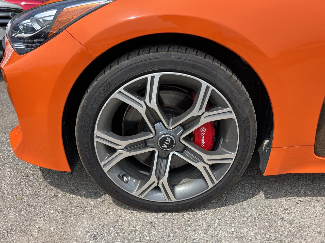 2021 Kia Stinger GT, SUNROOF, HEATED/ COOLED LEATHER, BACK UP CAM! Photo