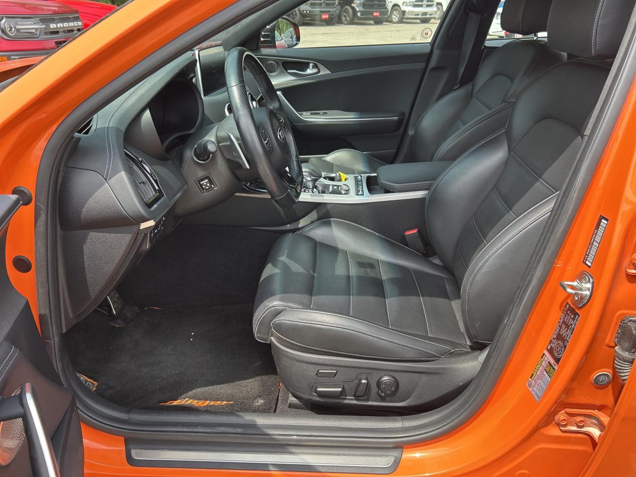 2021 Kia Stinger GT, SUNROOF, HEATED/ COOLED LEATHER, BACK UP CAM! Photo