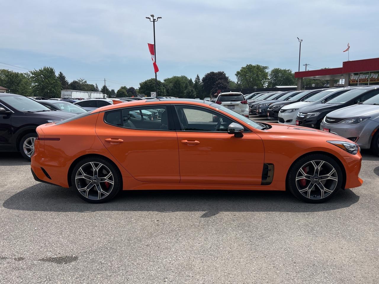2021 Kia Stinger GT, SUNROOF, HEATED/ COOLED LEATHER, BACK UP CAM! Photo