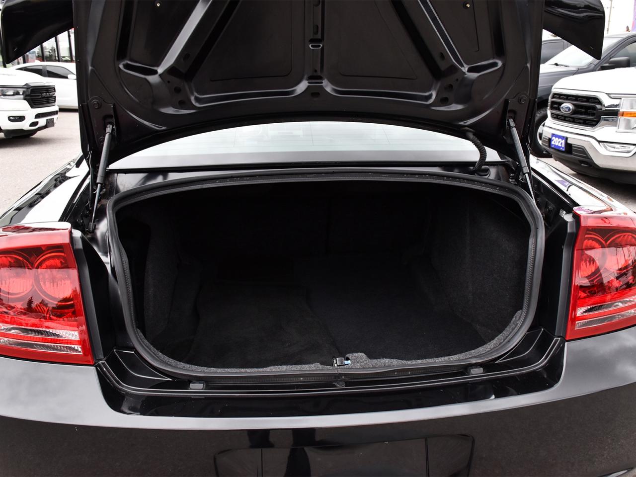 2006 Dodge Charger SRT8 ~6.1L HEMI ~Nav ~Leather ~Roof ~Kicker Audio Photo