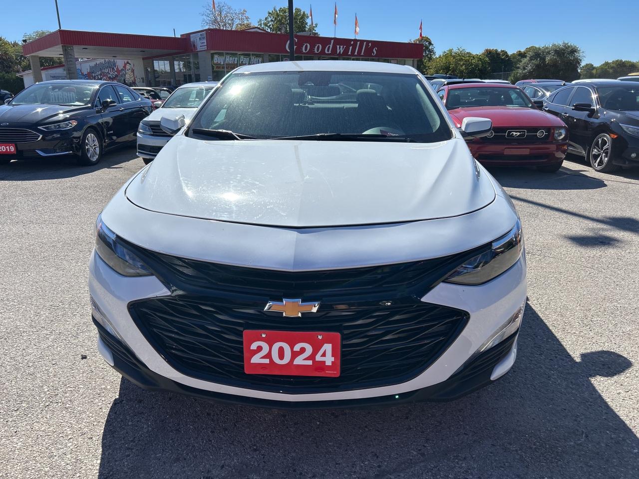 2024 Chevrolet Malibu LT, CLEAN CARFAX, REMOTE START, FACTORY WARRANTY! Photo2