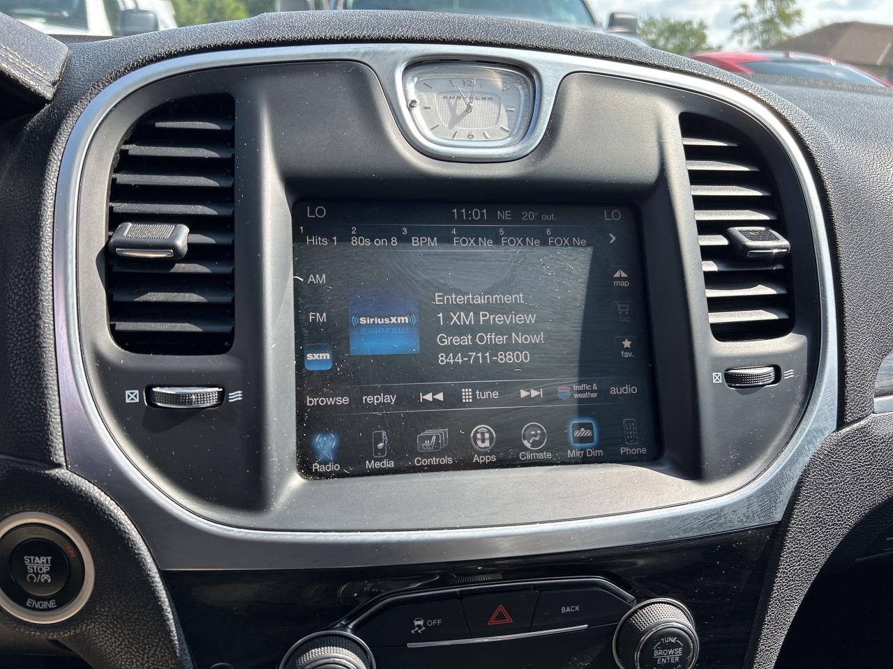 2016 Chrysler 300 TOURING, SUNROOF, LEATHER, REMOTE START! Photo