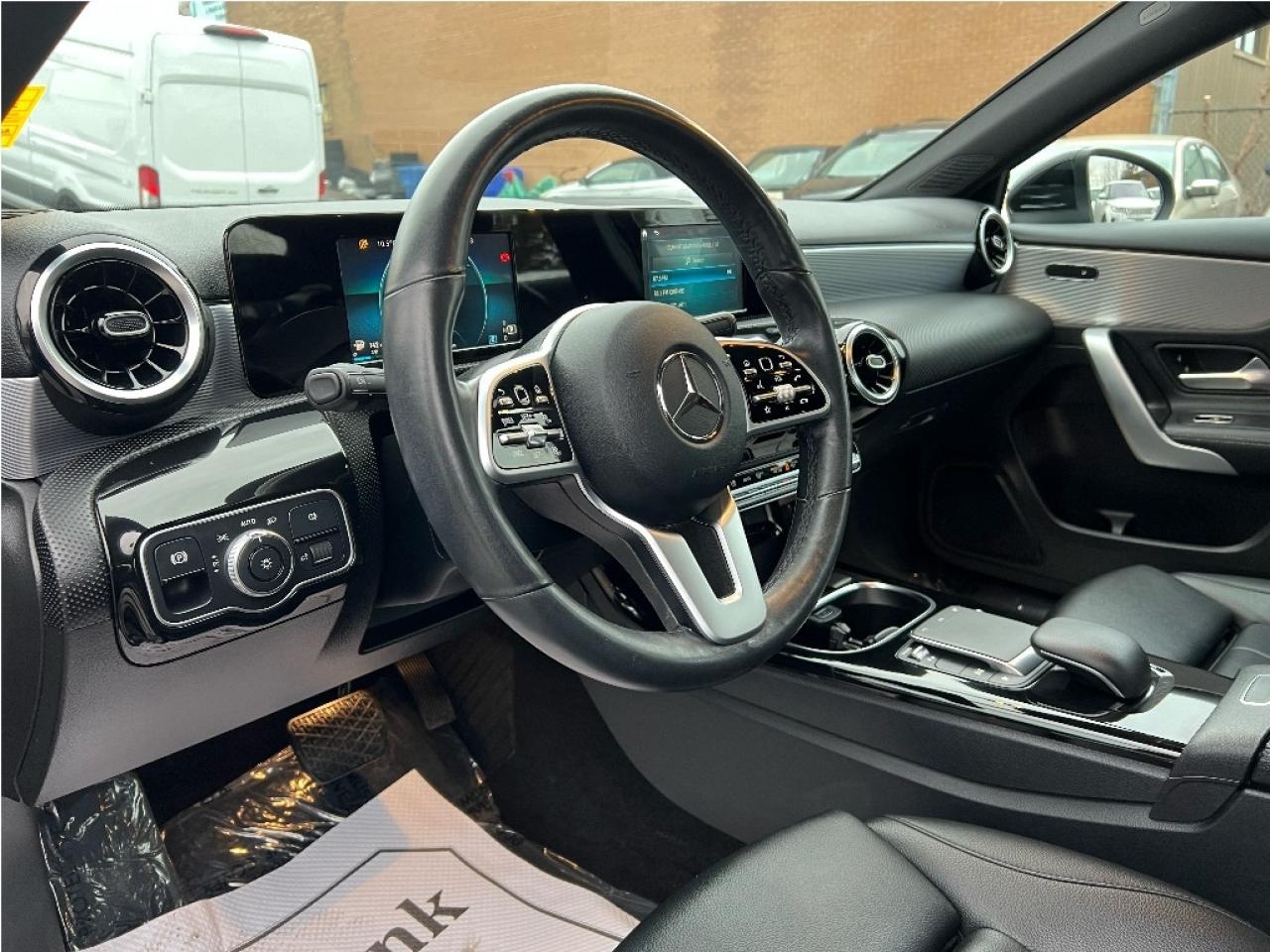 2020 Mercedes-Benz A-Class A 220 4MATIC AWD Loaded Clean Carfax Photo4