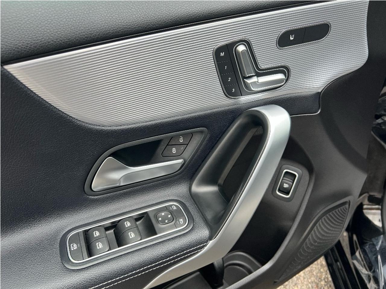 2020 Mercedes-Benz A-Class A 220 4MATIC AWD Loaded Clean Carfax Photo