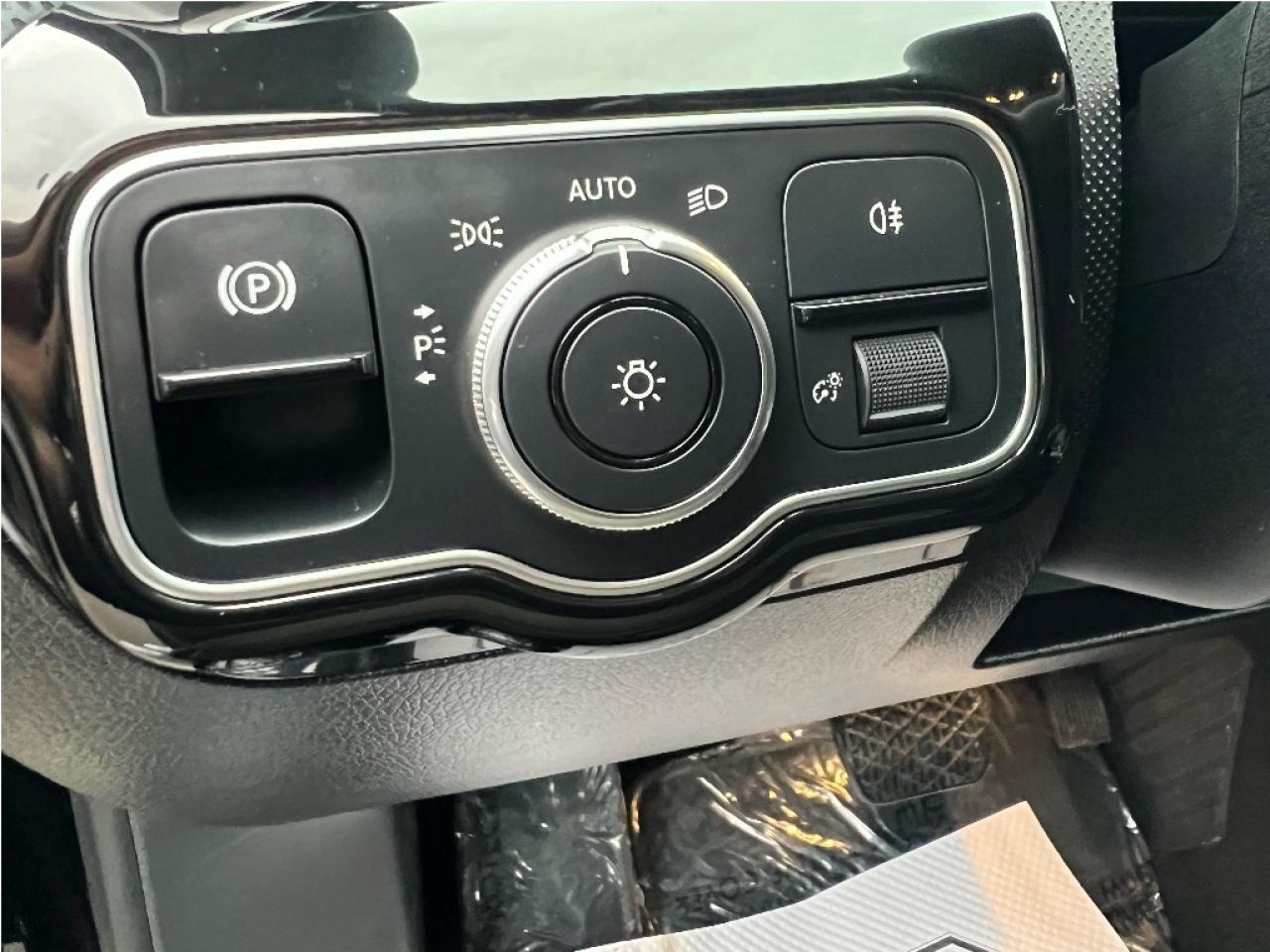 2020 Mercedes-Benz A-Class A 220 4MATIC AWD Loaded Clean Carfax Photo