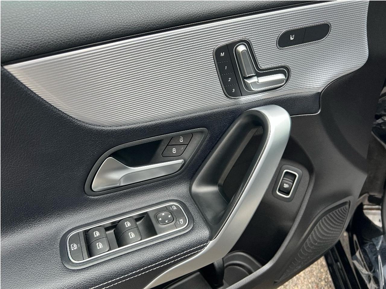 2020 Mercedes-Benz A-Class A 220 4MATIC AWD Loaded Clean Carfax Photo