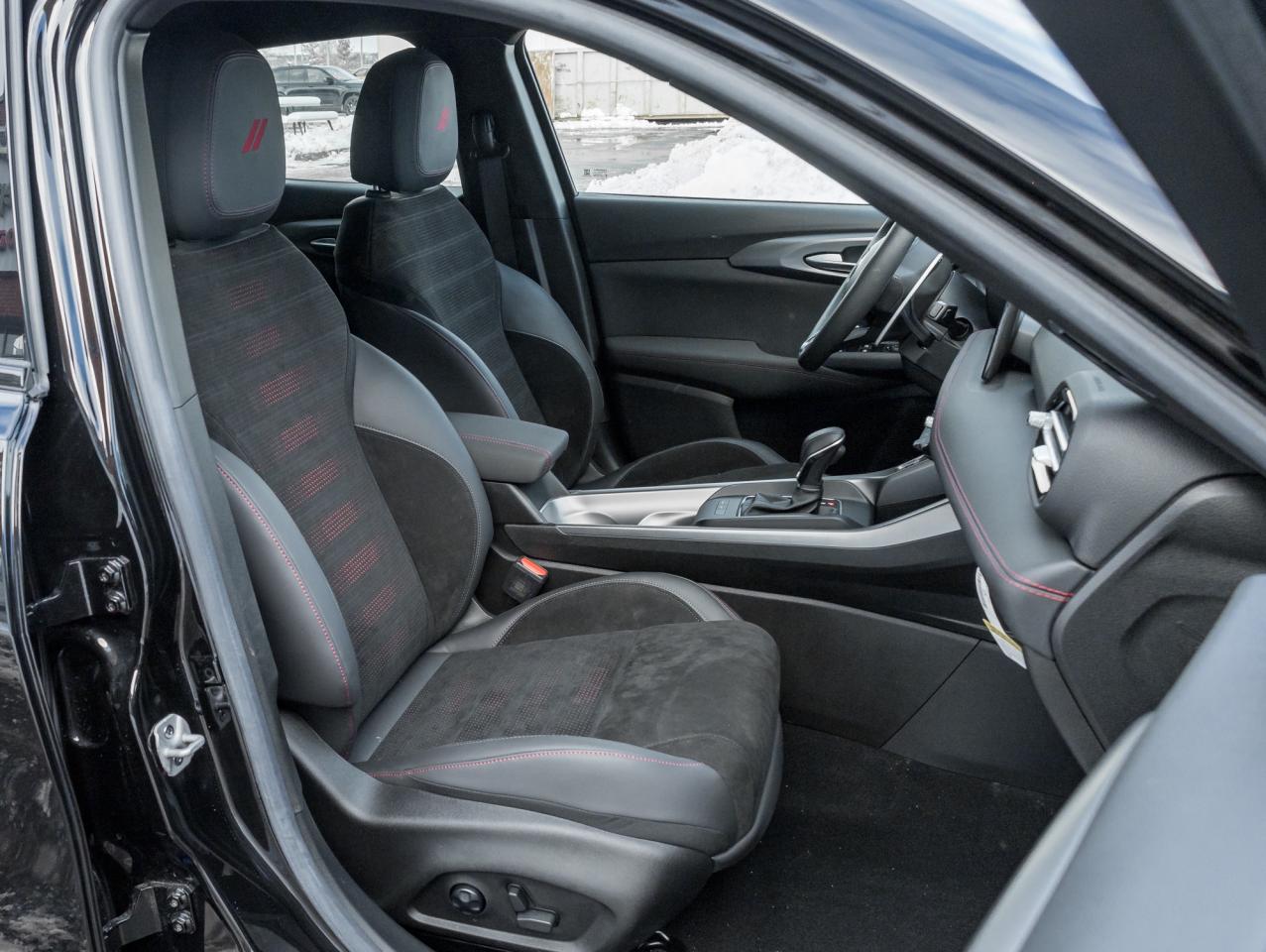 2024 Dodge Hornet R-T PHEV EAWD**BLK TOP & TRACK PACK BUNDLE+++ Photo