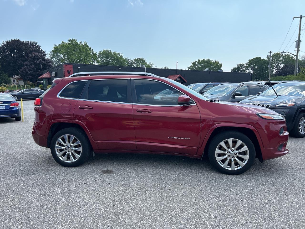 2016 Jeep Cherokee OVERLAND EDITION, HEATED/ COOLED LEATHER SEATS! Photo