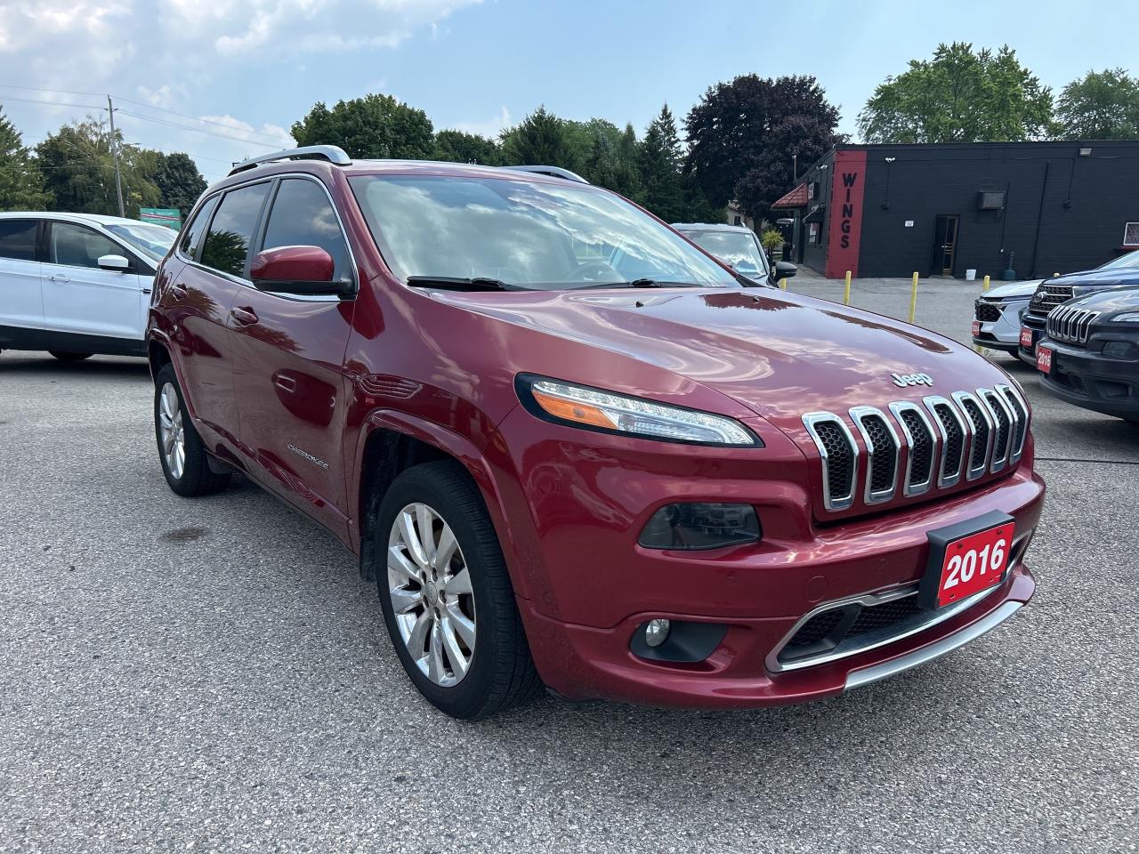 2016 Jeep Cherokee OVERLAND EDITION, HEATED/ COOLED LEATHER SEATS! Photo