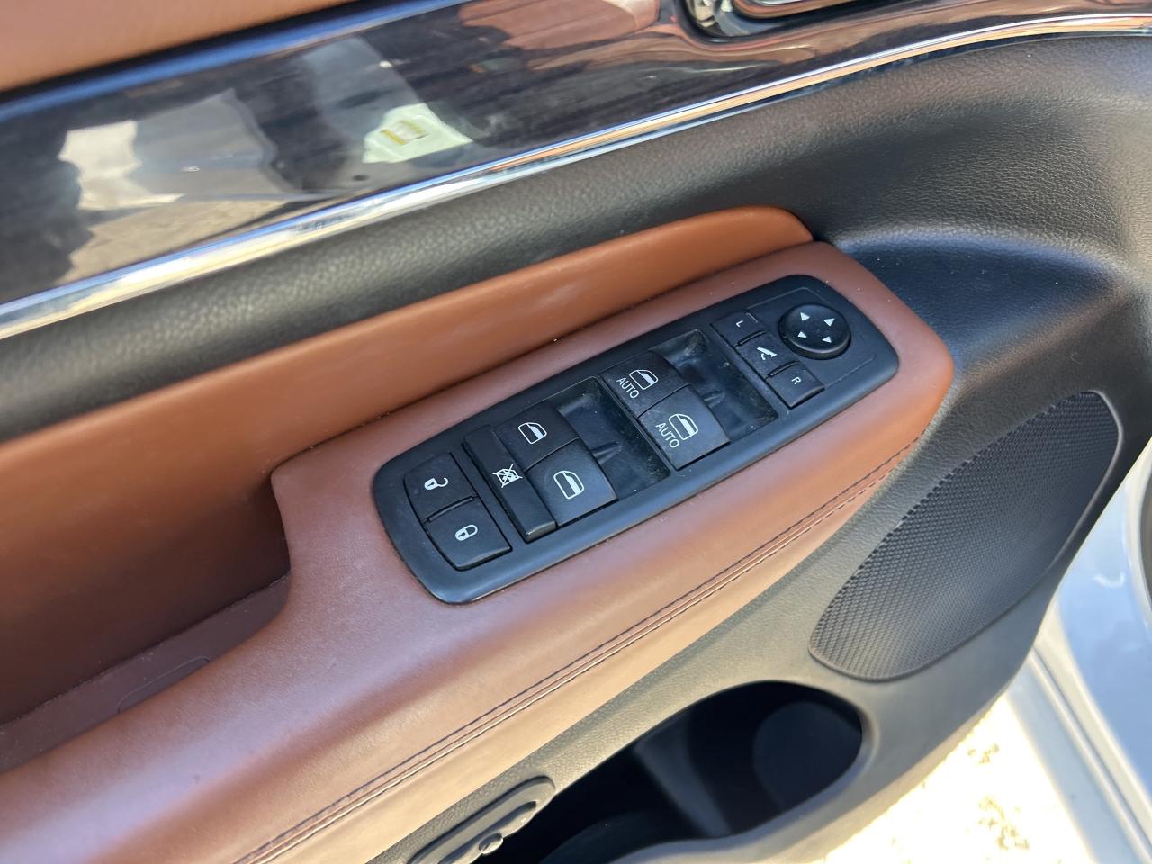 2020 Jeep Grand Cherokee OVERLAND, REMOTE START, HEATED/ COOLED LEATHER! Photo