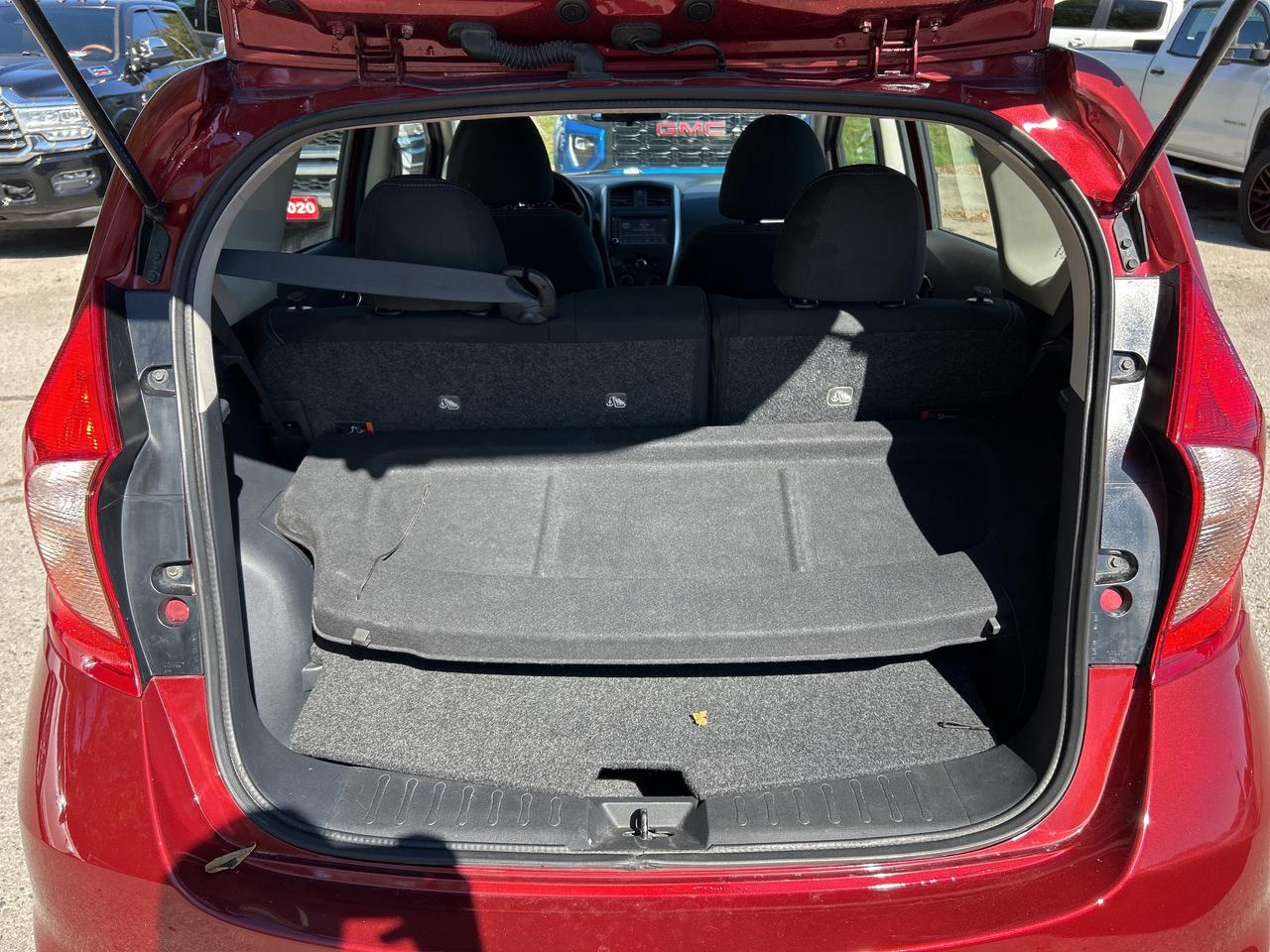 2019 Nissan Versa Note SV, HATCH BACK, GOOD MILEAGE, HEATED SEATS! Photo