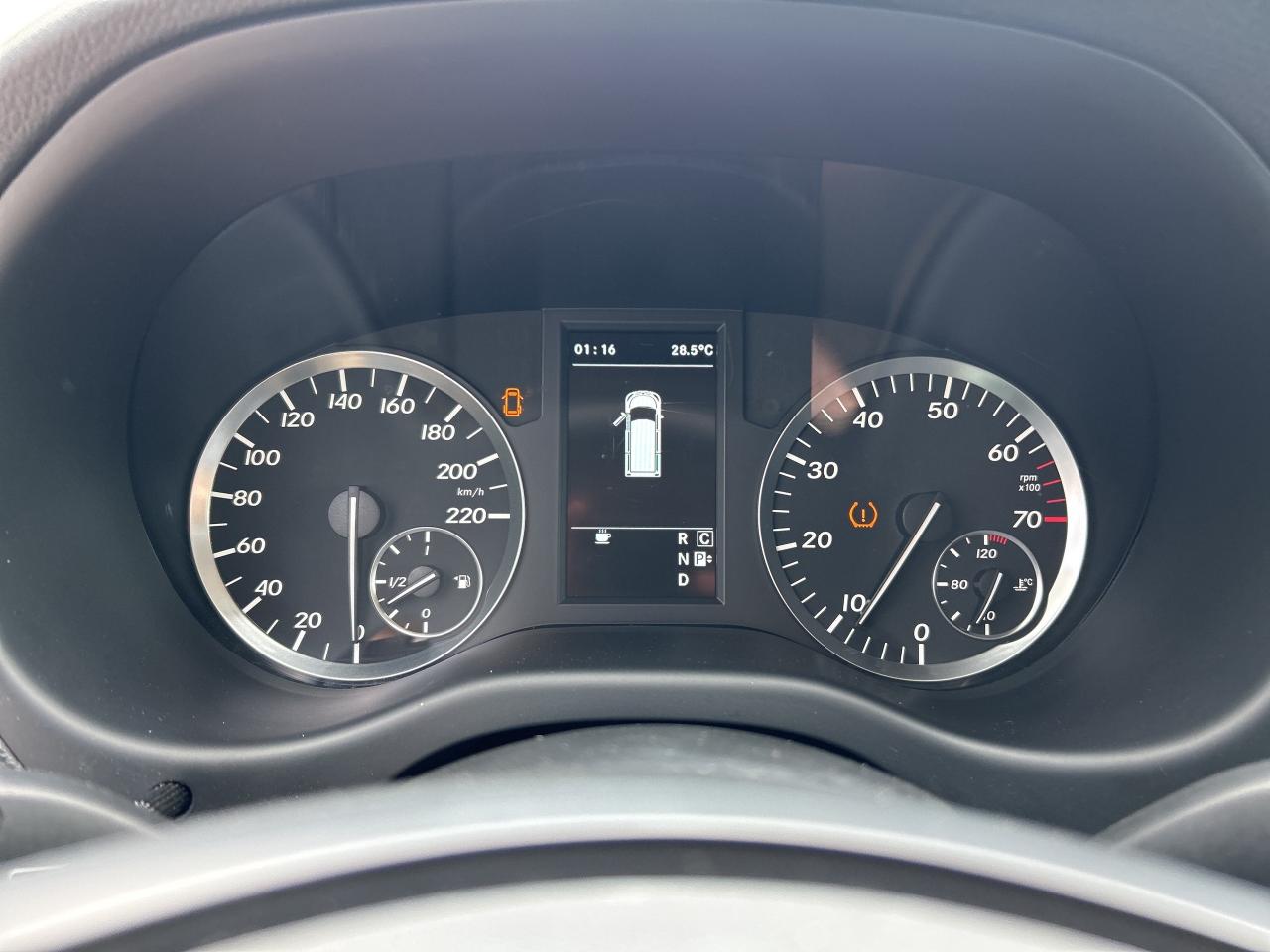 2016 Mercedes-Benz Metris Passenger Van 8 PASSENGER, POWER SLIDING DOORS, NAVIGATION! Photo