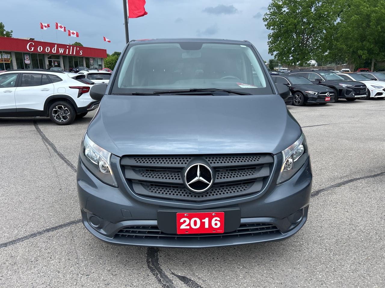 2016 Mercedes-Benz Metris Passenger Van 8 PASSENGER, POWER SLIDING DOORS, NAVIGATION! Photo