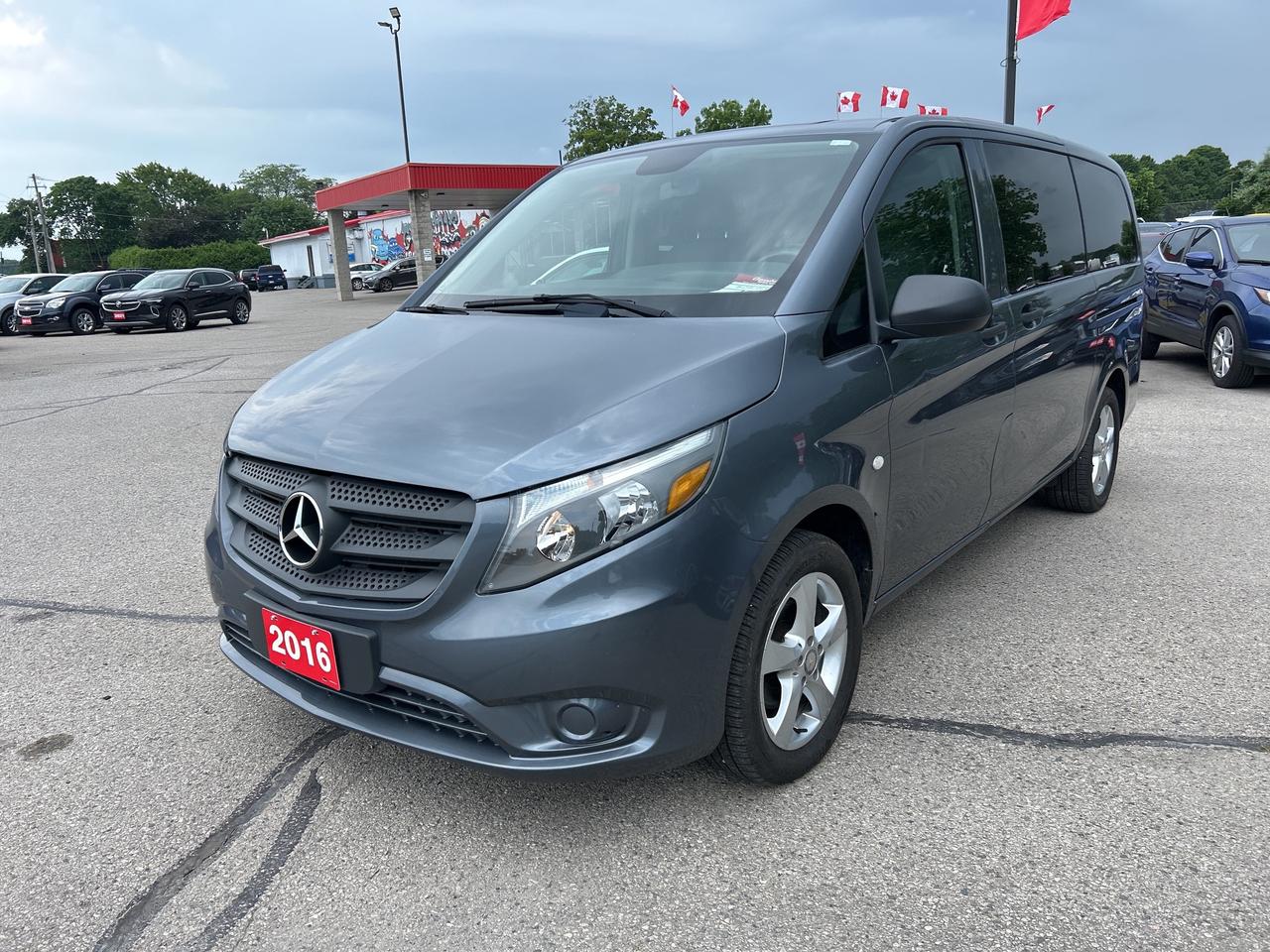 2016 Mercedes-Benz Metris Passenger Van 8 PASSENGER, POWER SLIDING DOORS, NAVIGATION! Photo