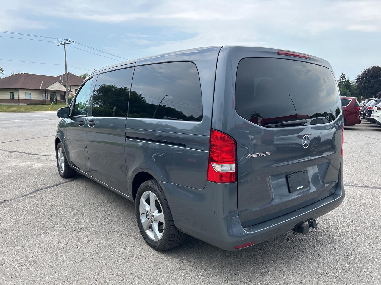 2016 Mercedes-Benz Metris Passenger Van 8 PASSENGER, POWER SLIDING DOORS, NAVIGATION! Photo