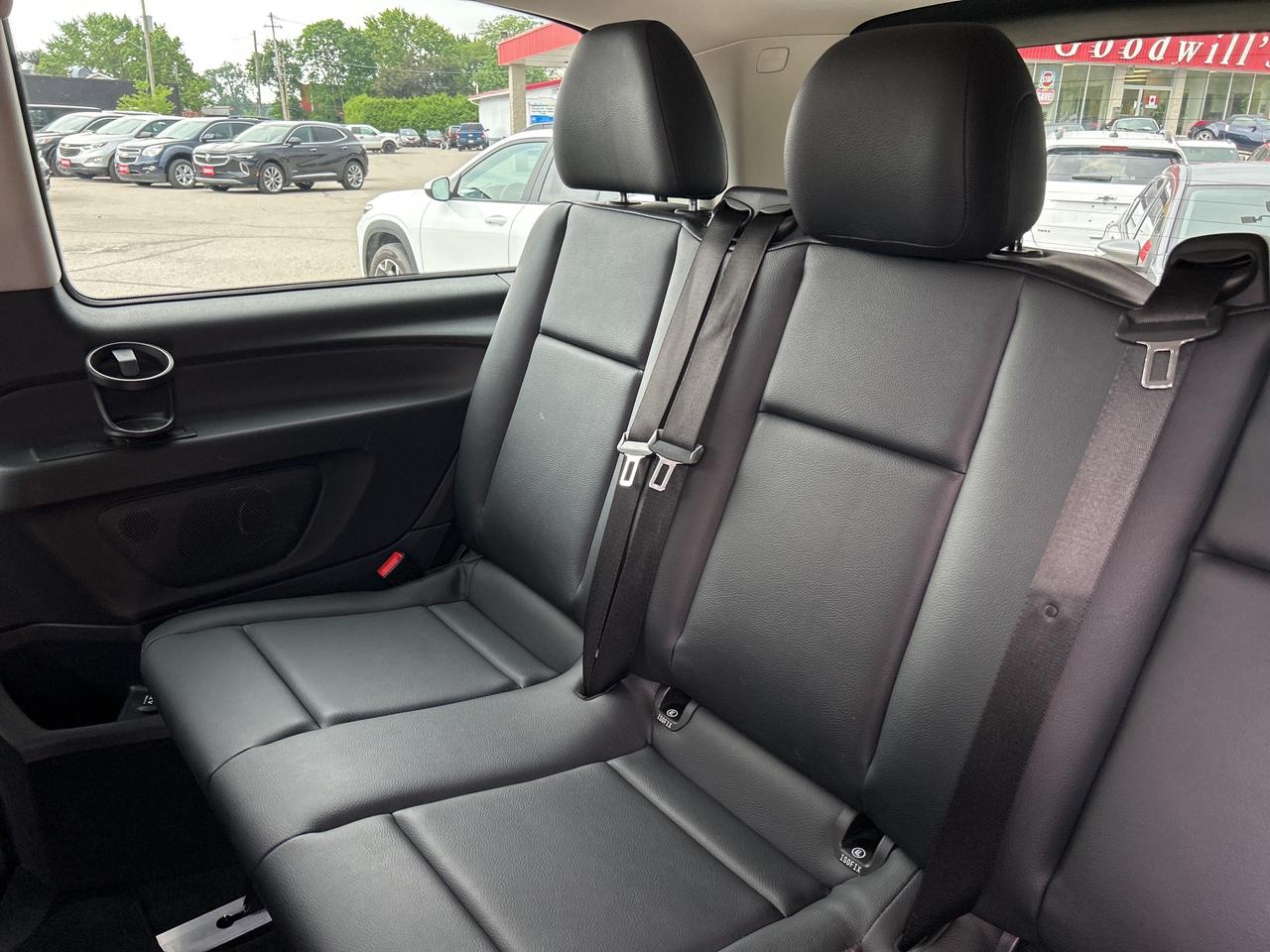 2016 Mercedes-Benz Metris Passenger Van 8 PASSENGER, POWER SLIDING DOORS, NAVIGATION! Photo