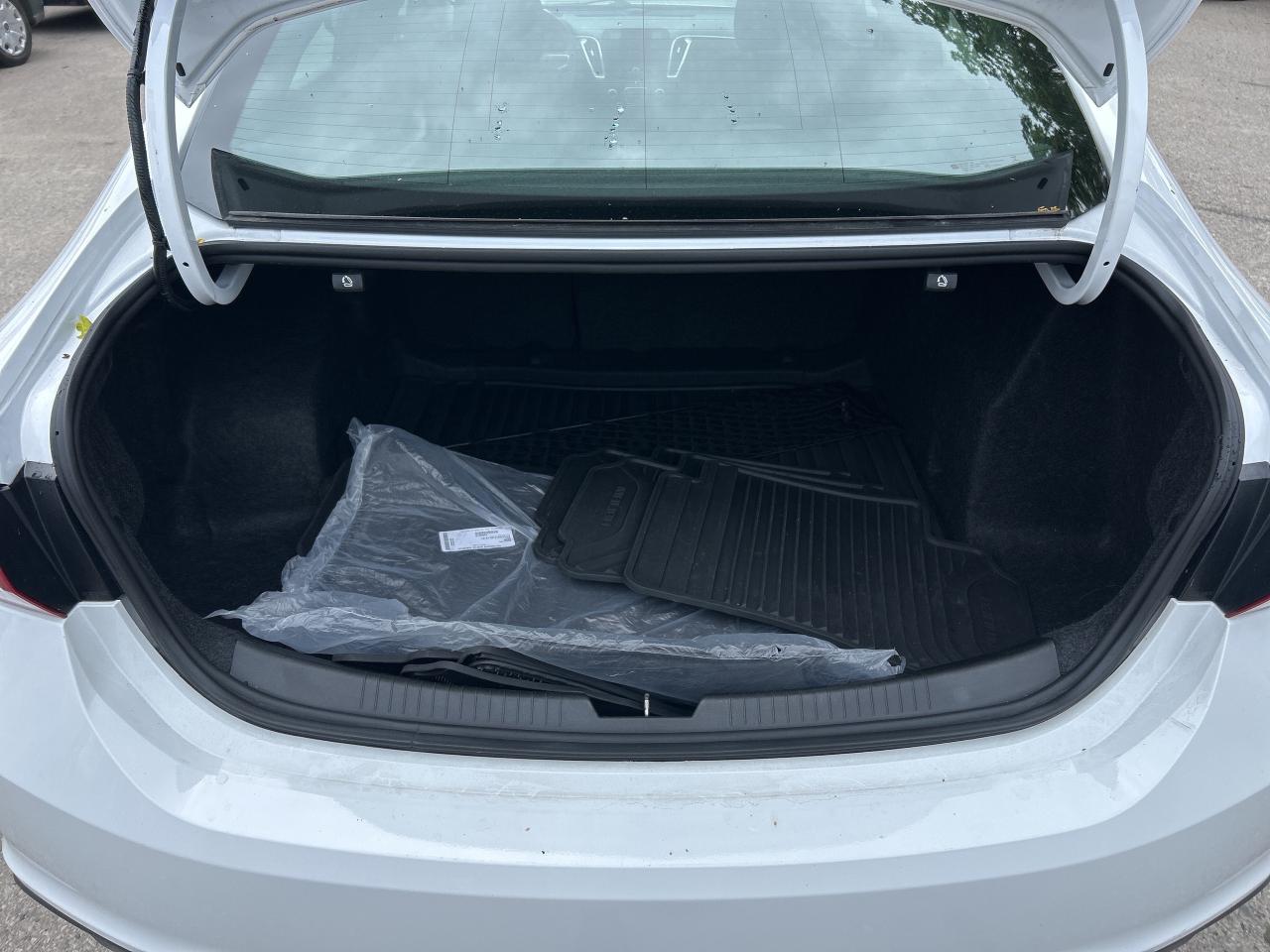 2020 Chevrolet Malibu LT, CLEAN CARFAX, HEATED SEATS, REMOTE START! Photo