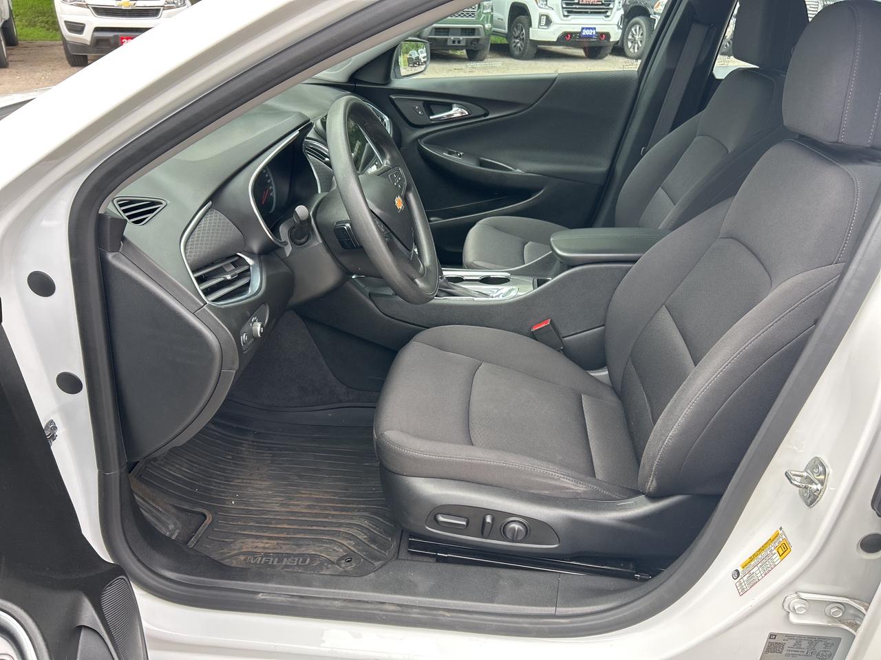 2020 Chevrolet Malibu LT, CLEAN CARFAX, HEATED SEATS, REMOTE START! Photo