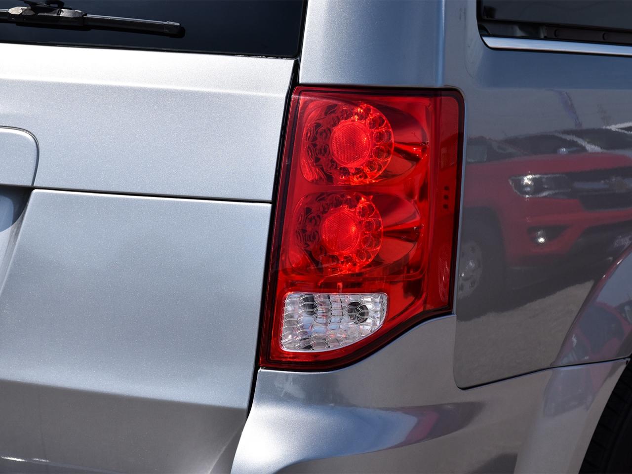 2016 Dodge Grand Caravan SXT Premium Plus ~Power Seat ~Rear Air ~Stow 'N Go Photo