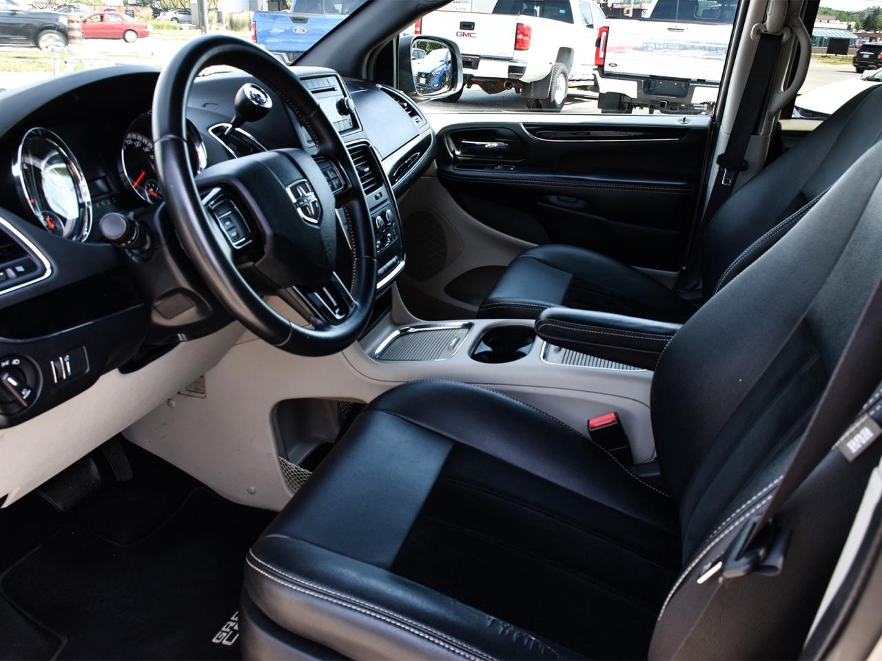 2016 Dodge Grand Caravan SXT Premium Plus ~Power Seat ~Rear Air ~Stow 'N Go Photo