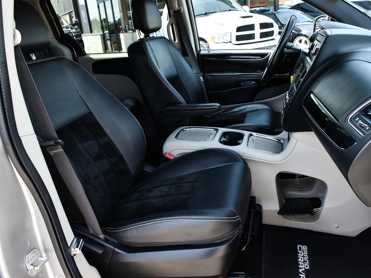 2016 Dodge Grand Caravan SXT Premium Plus ~Power Seat ~Rear Air ~Stow 'N Go Photo