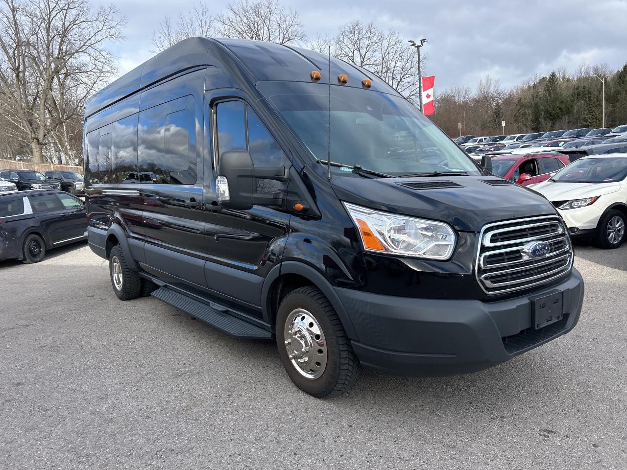 2018 Ford Transit Passenger Wagon T-350 HEAVY DUTY, ECOBOOST, CLEAN CARFAX, 11 PASS! Photo3