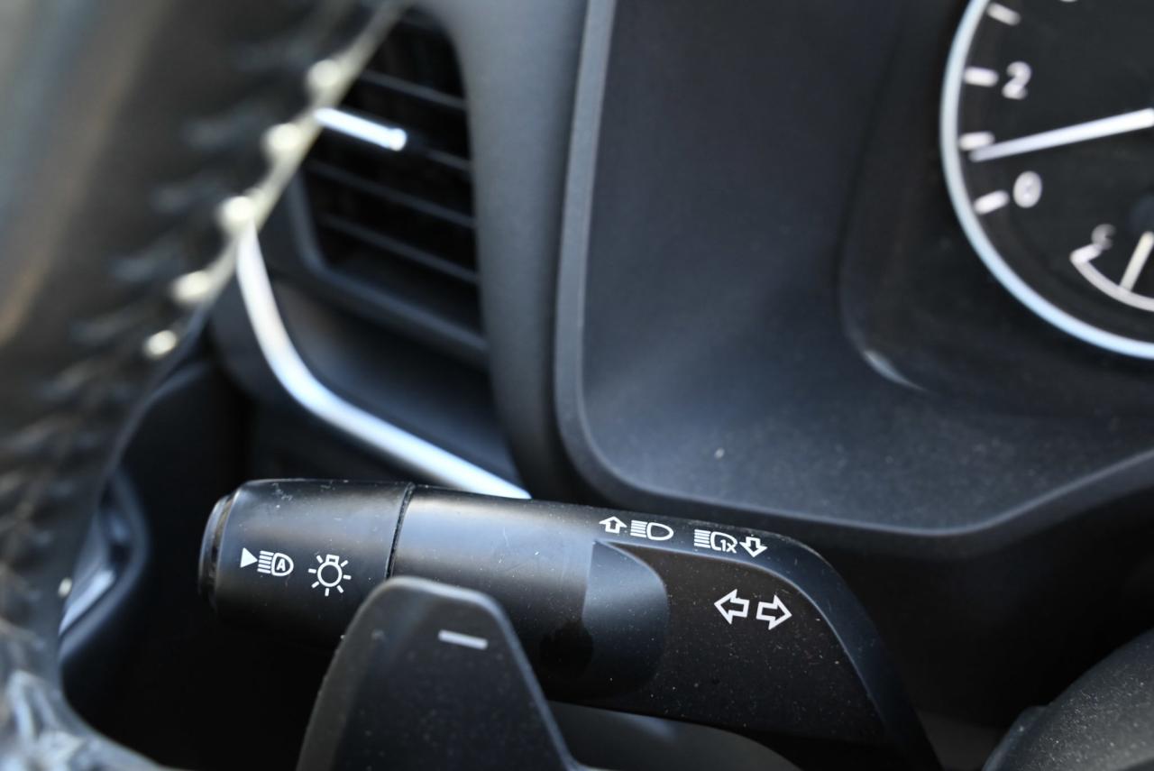 2023 Nissan Rogue S PKG, LOW KILO, NO ACCIDENTS, FULLY SERVICED Photo